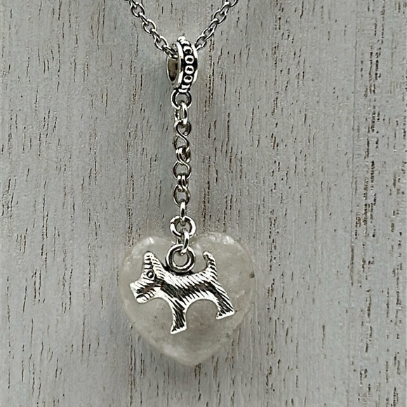 2032- Dog With Natural Stone Heart Handmade Necklace NWT - Picture 4 of 6
